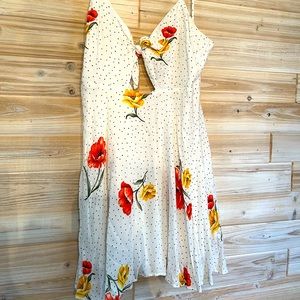 Forever 21 White dress size small floral